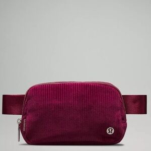 Lululemon EVERYWHERE BELT BAG *CORDUROY in DEEP LUXE/SILVER NWT